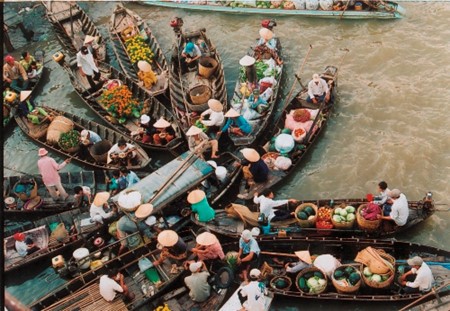 Vietnam’s colorful markets - ảnh 3